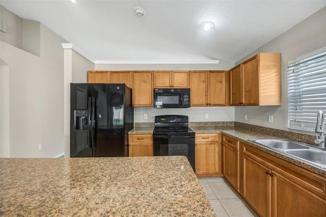 3841 HAMPTON HILLS DR, Lakeland, FL 33810