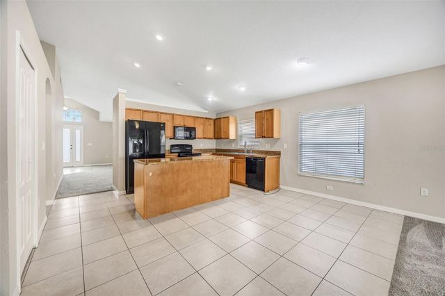 3841 HAMPTON HILLS DR, Lakeland, FL 33810