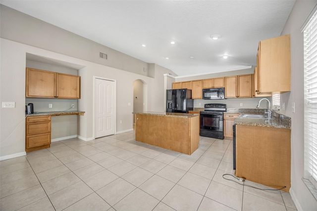 3841 HAMPTON HILLS DR, Lakeland, FL 33810