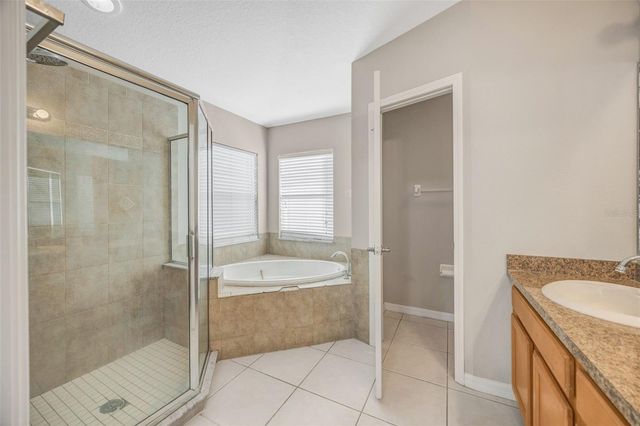 3841 HAMPTON HILLS DR, Lakeland, FL 33810