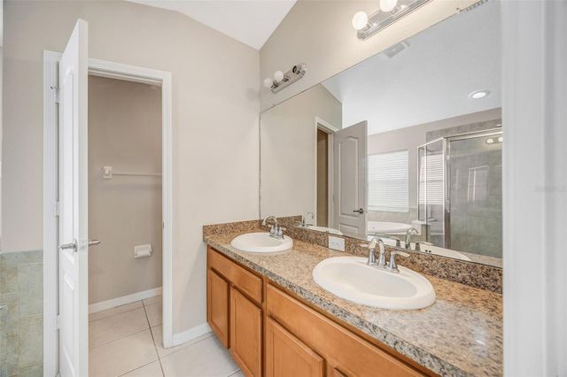 3841 HAMPTON HILLS DR, Lakeland, FL 33810