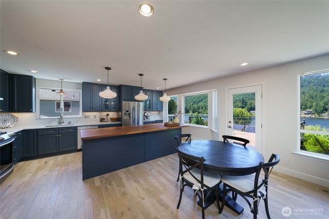 18820 Big Lake Ridge Place, Mount Vernon, WA 98274
