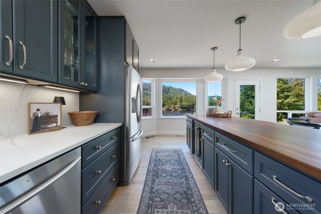 18820 Big Lake Ridge Place, Mount Vernon, WA 98274