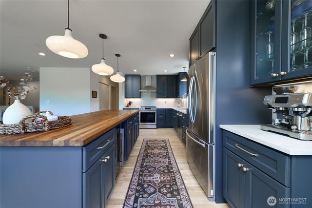 18820 Big Lake Ridge Place, Mount Vernon, WA 98274