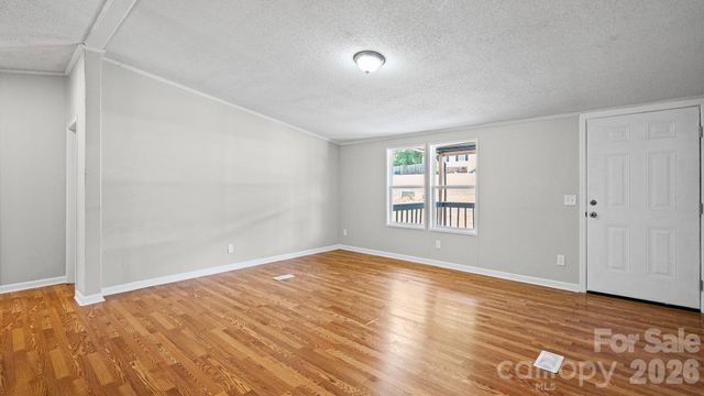 3532 4th Avenue Lane NE, Conover, NC 28613