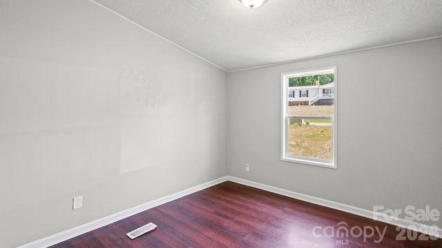 3532 4th Avenue Lane NE, Conover, NC 28613