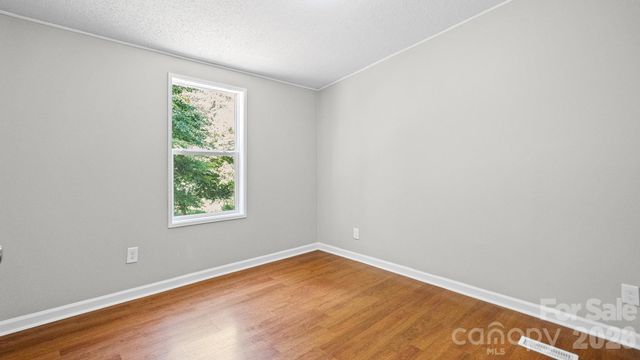 3532 4th Avenue Lane NE, Conover, NC 28613