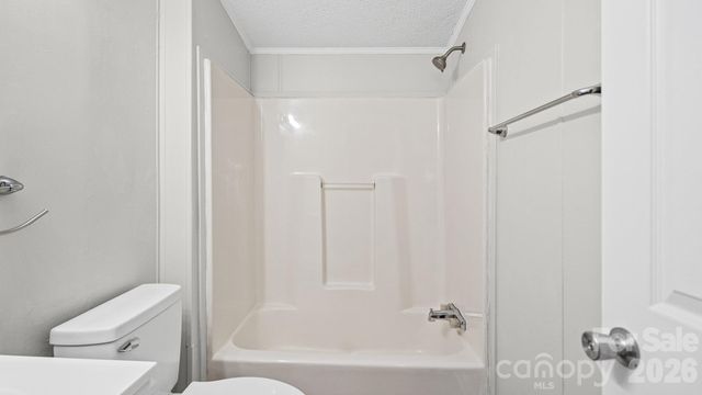 3532 4th Avenue Lane NE, Conover, NC 28613