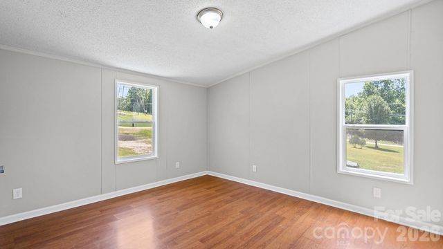 3532 4th Avenue Lane NE, Conover, NC 28613