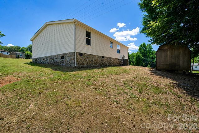 3532 4th Avenue Lane NE, Conover, NC 28613