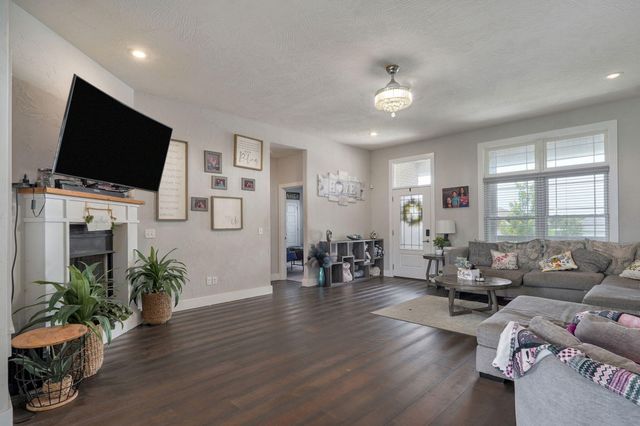1360 N Rainbow Court, Nixa, MO 65714