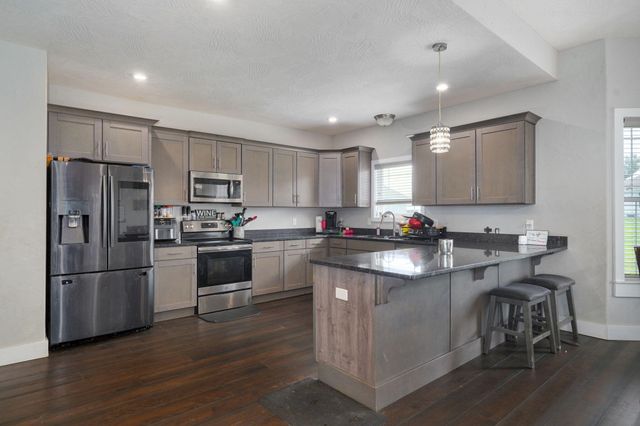 1360 N Rainbow Court, Nixa, MO 65714
