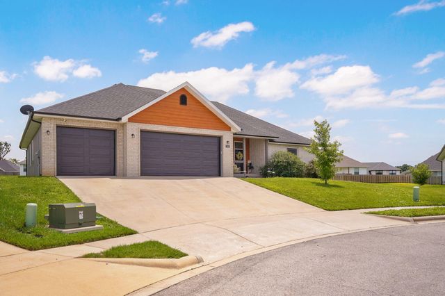 1360 N Rainbow Court, Nixa, MO 65714
