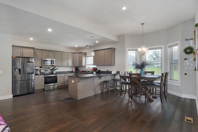 1360 N Rainbow Court, Nixa, MO 65714