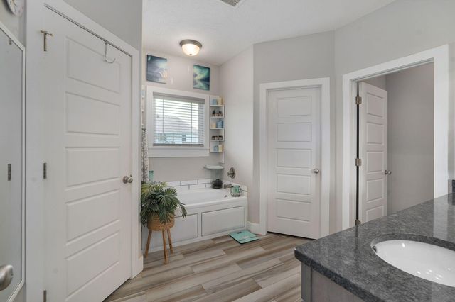 1360 N Rainbow Court, Nixa, MO 65714