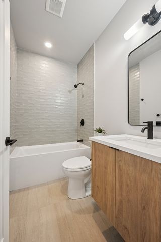 944 Beloit Avenue 4, Forest Park, IL 60130