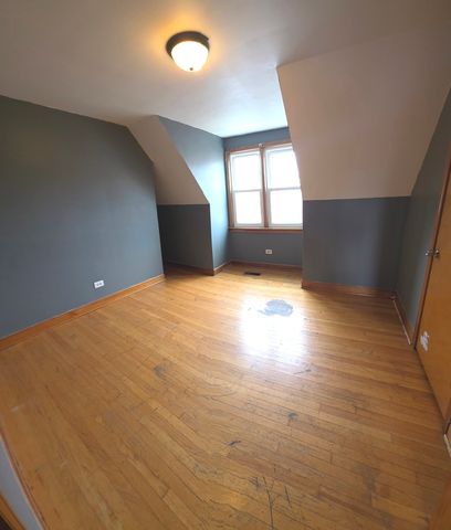 5247 W Fullerton Avenue, Chicago, IL 60639