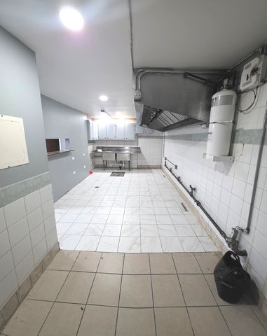 5247 W Fullerton Avenue, Chicago, IL 60639