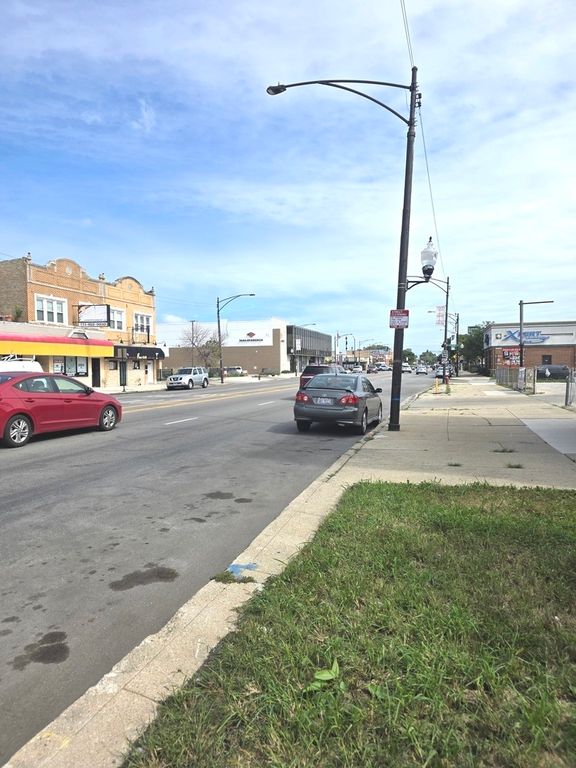 5247 W Fullerton Avenue, Chicago, IL 60639 — photo 3