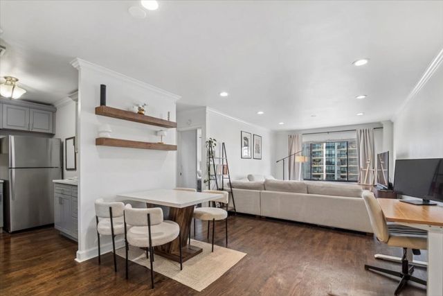 607 W Wrightwood Avenue 809, Chicago, IL 60614