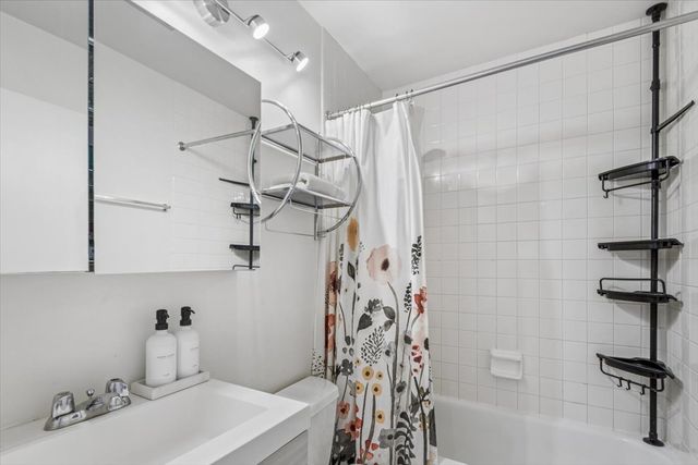 607 W Wrightwood Avenue 809, Chicago, IL 60614