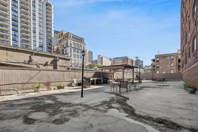 607 W Wrightwood Avenue 809, Chicago, IL 60614