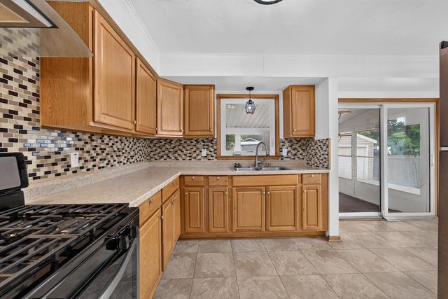 3627 Regency DRIVE, Racine, WI 53402