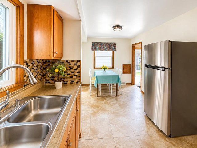 3627 Regency DRIVE, Racine, WI 53402