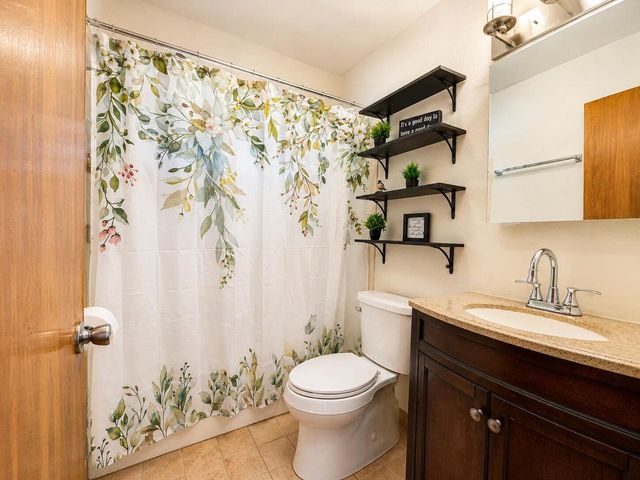 3627 Regency DRIVE, Racine, WI 53402