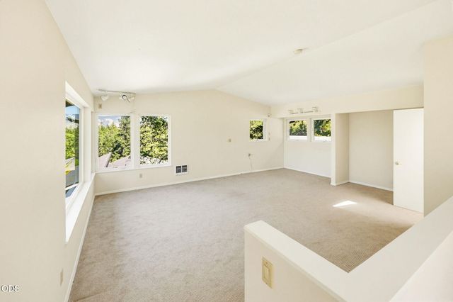 1105 Ivy Lane, Ashland, OR 97520