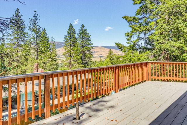 1105 Ivy Lane, Ashland, OR 97520