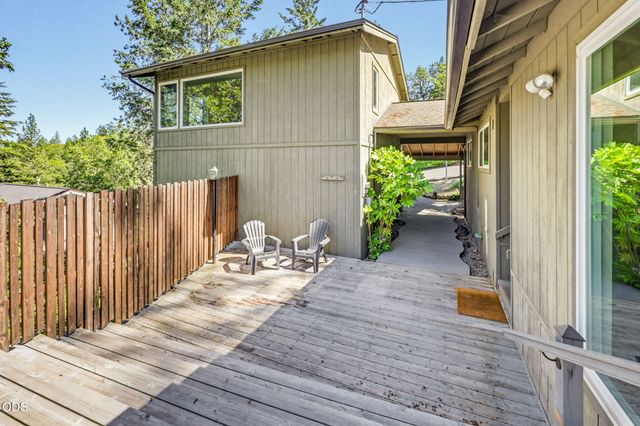 1105 Ivy Lane, Ashland, OR 97520
