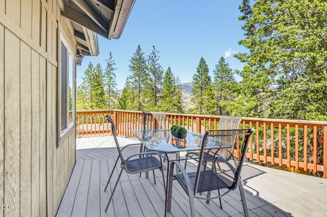 1105 Ivy Lane, Ashland, OR 97520