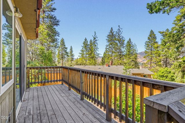 1105 Ivy Lane, Ashland, OR 97520