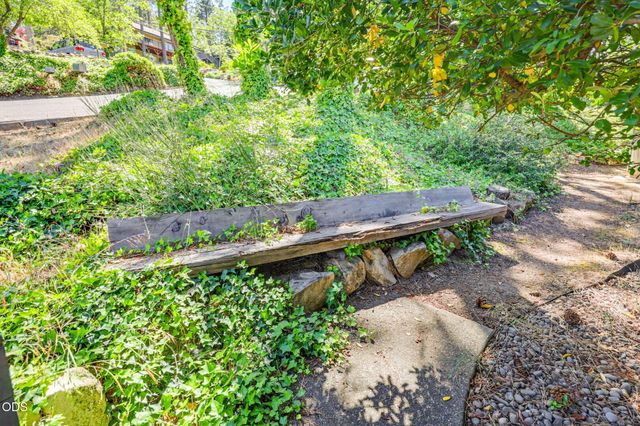 1105 Ivy Lane, Ashland, OR 97520