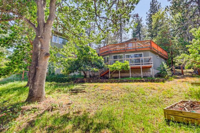1105 Ivy Lane, Ashland, OR 97520