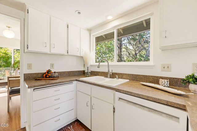 1105 Ivy Lane, Ashland, OR 97520