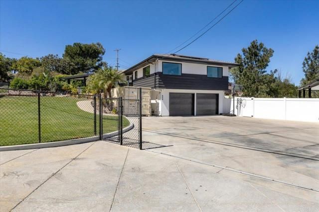 524 Morningside Drive, Vista, CA 92084