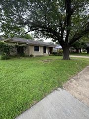 314 Shorewood Drive, Duncanville, TX 75116
