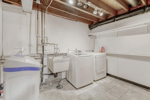 1340 Broadview Avenue, Chaska, MN 55318