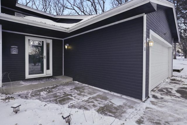 1340 Broadview Avenue, Chaska, MN 55318