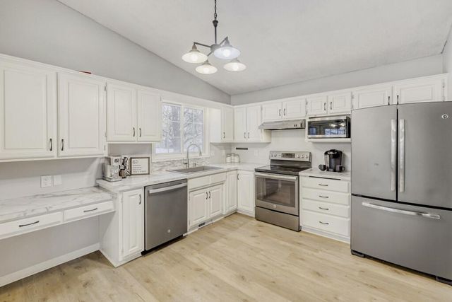 1340 Broadview Avenue, Chaska, MN 55318