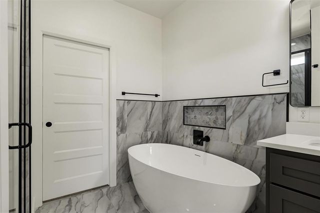 2924 River Birch Lane, Yukon, OK 73099