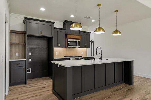 2924 River Birch Lane, Yukon, OK 73099