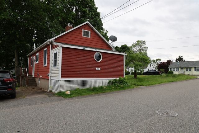 70 Biscyane Ave, Weymouth, MA 02188