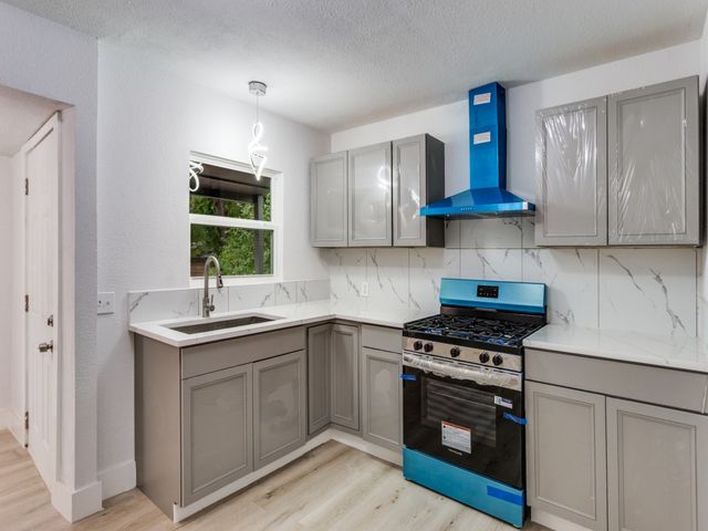 3917 Valentine Street, Fort Worth, TX 76107