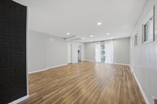 1020 E 61st Place, Merrillville, IN 46410