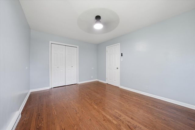 1020 E 61st Place, Merrillville, IN 46410