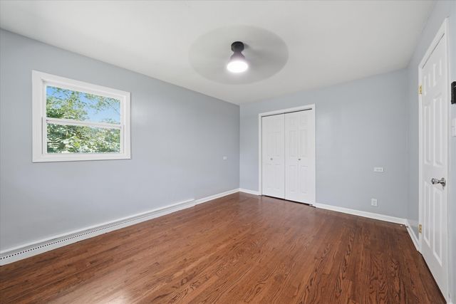 1020 E 61st Place, Merrillville, IN 46410