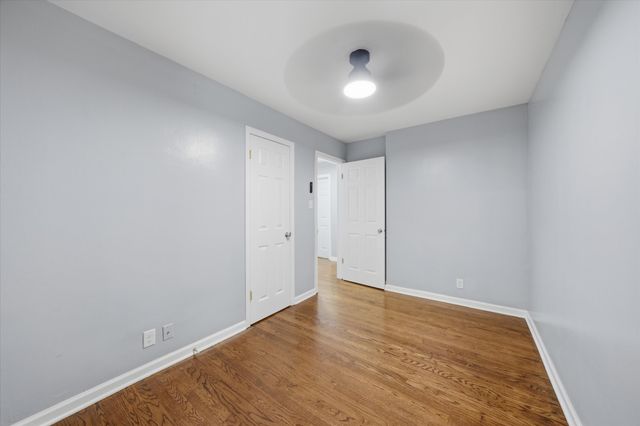 1020 E 61st Place, Merrillville, IN 46410
